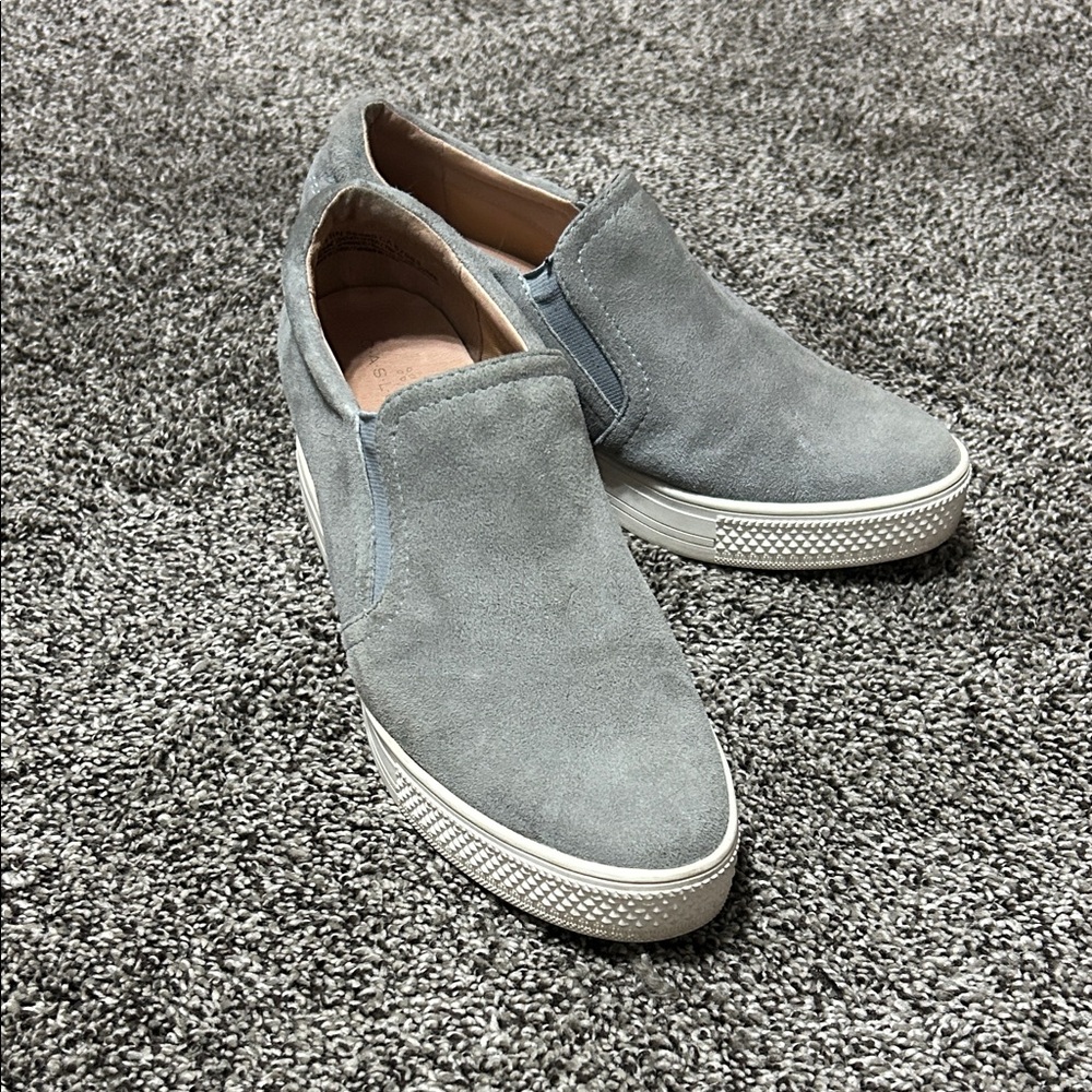 Caslon Women's Gray Suede Slip-On Wedge Sneakers